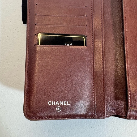 CHANEL Black Quilted Wallet - Picture 4 of 11